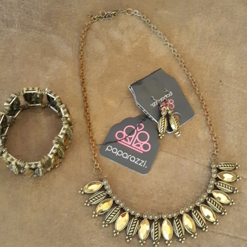 Ladies 3 piece necklace earrings bracelet paparazz